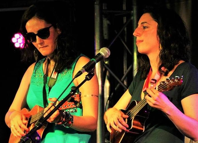 Anna & Maya Uke Band